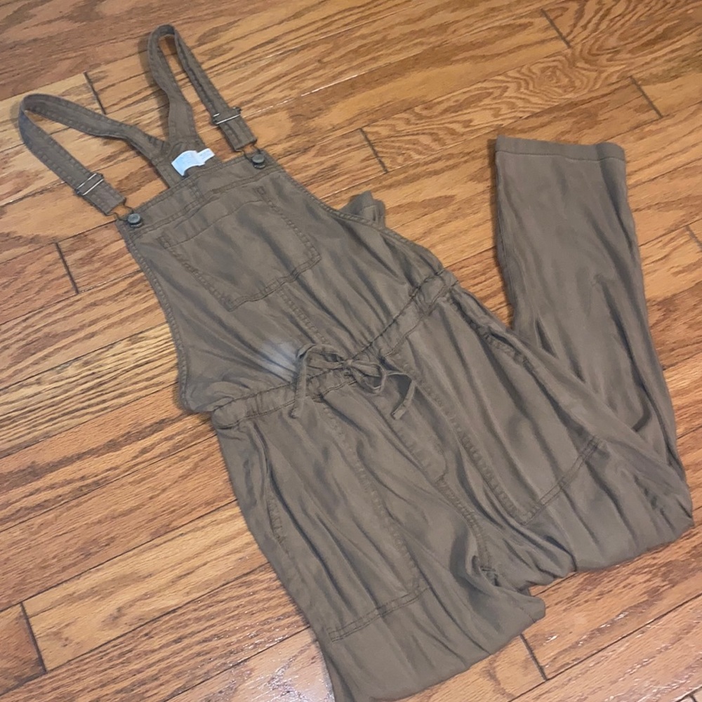 NWOT jumpsuit/overalls